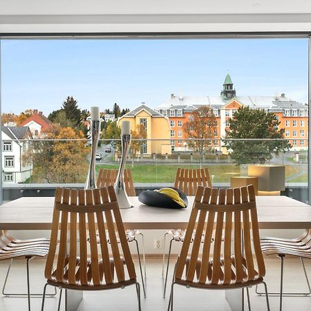 Luxury Apartment Downtown Tromso With 2 Bedrooms And 2 Bathrooms And Parking Exteriör bild