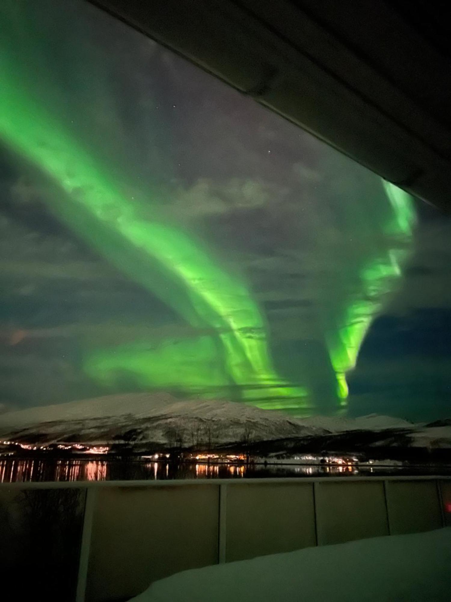 Luxury Apartment Downtown Tromso With 2 Bedrooms And 2 Bathrooms And Parking Exteriör bild
