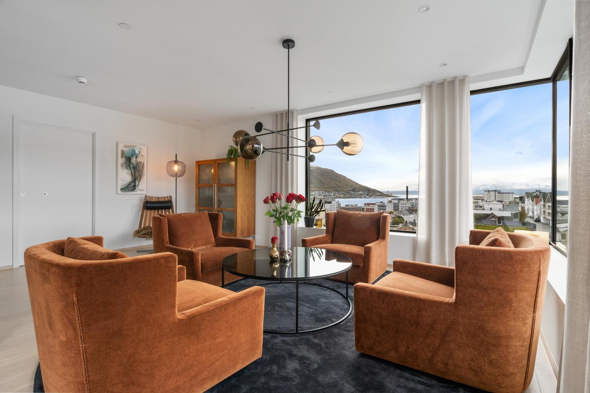 Luxury Apartment Downtown Tromso With 2 Bedrooms And 2 Bathrooms And Parking Exteriör bild