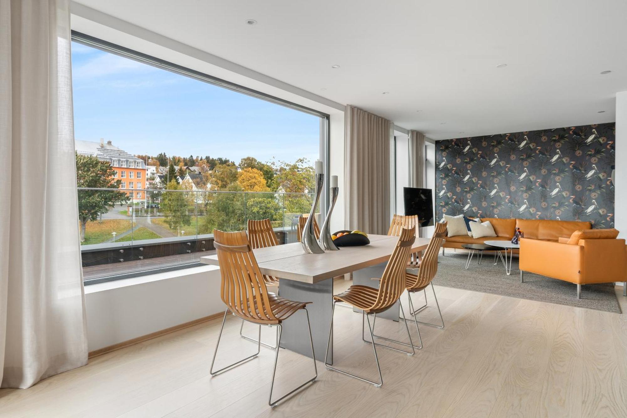 Luxury Apartment Downtown Tromso With 2 Bedrooms And 2 Bathrooms And Parking Exteriör bild