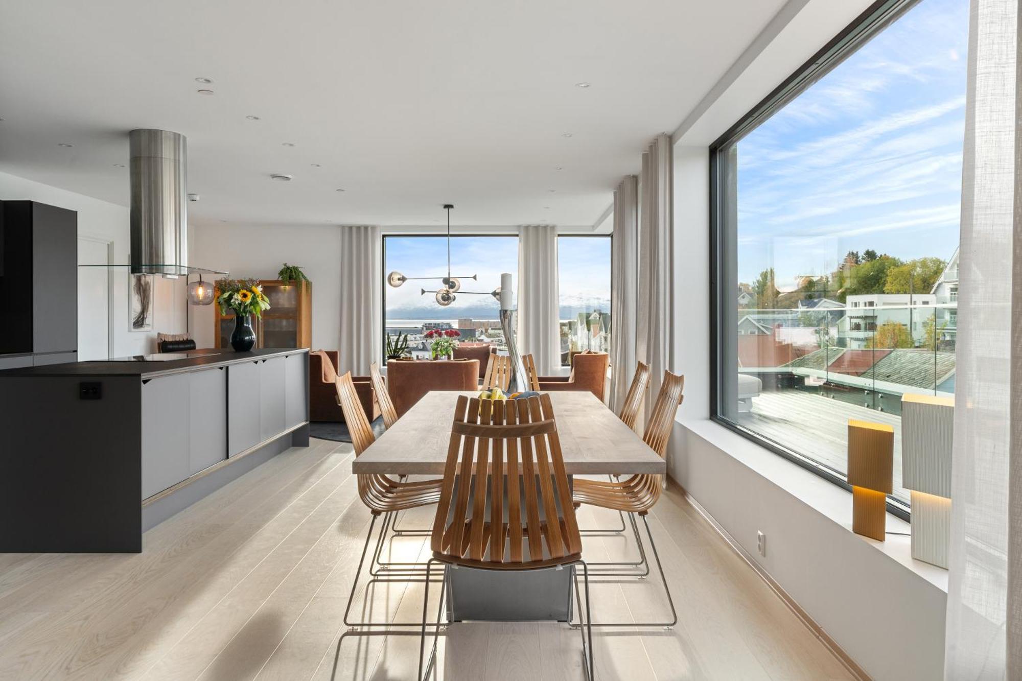 Luxury Apartment Downtown Tromso With 2 Bedrooms And 2 Bathrooms And Parking Exteriör bild